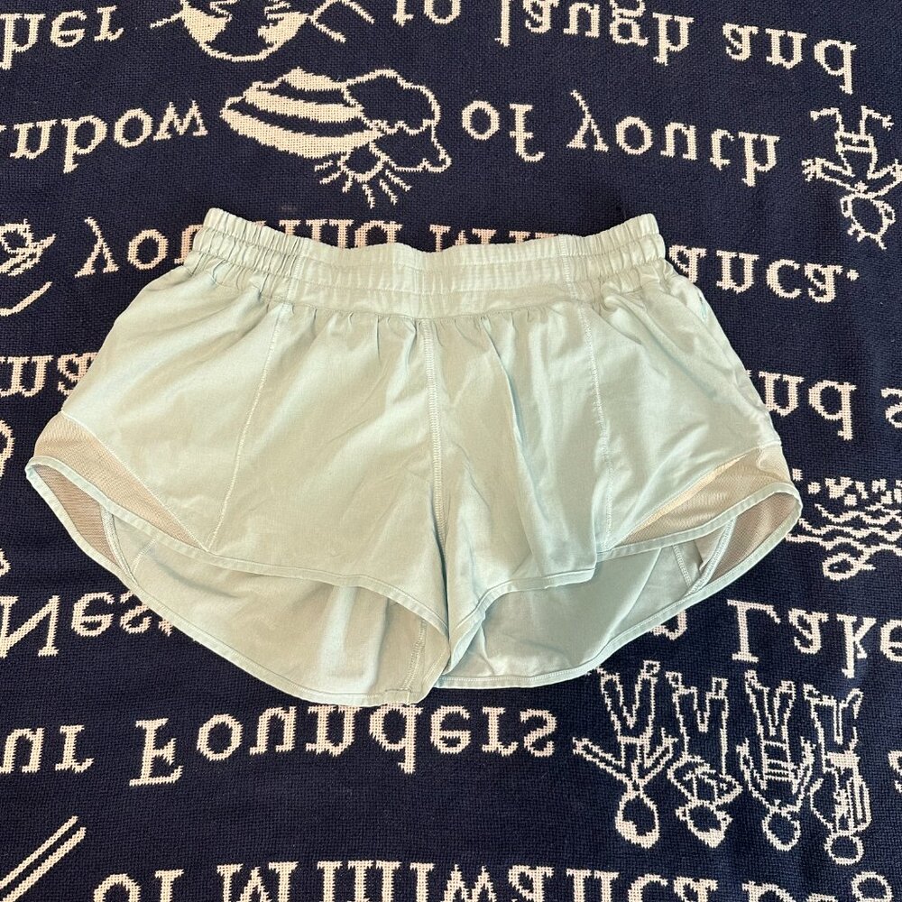 Lululemon Hotty Hot Lined Short 2.5"